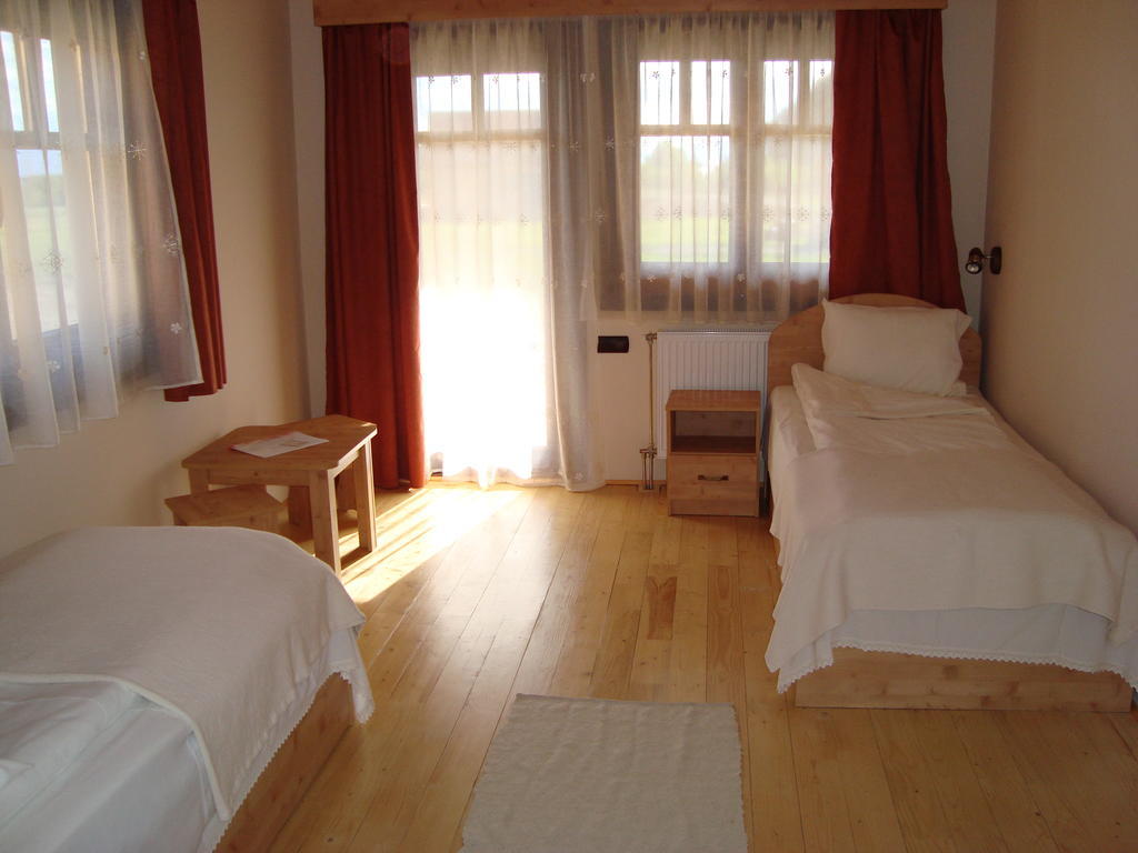 Pensiunea Sapte Flori Gheorgheni  Zimmer foto